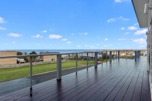 MIMOSA - Stylish home with Coastline views