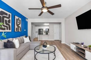 4BR Amazing Resort, Near Airport and Downtown