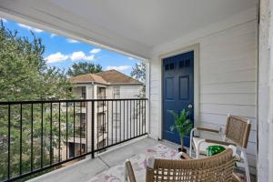 Luxe Oasis near downtown, pool, free parking