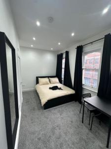 London Victoria nearby