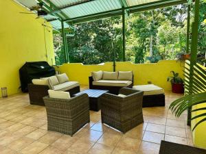 Jungle Creek, Casita Colibri, Studio with Big Patio