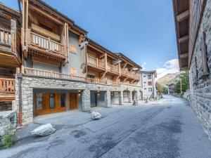 Duplex 5 pièces à Val-dIsère avec Wifi et Parking - FR-1-694-378