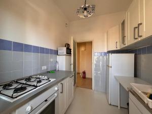 Luminoso Appartamento A 80 Metri dal Mare