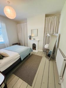 Chic Welsh Escape Character Home