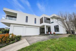 Sunrise Serenity - modern luxury