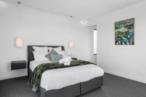 Sunrise Serenity - modern luxury