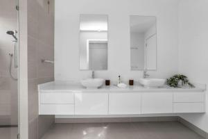 Sunrise Serenity - modern luxury