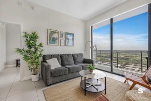 Modern 1BR in Downtown Doral - Free Parking and Wellness Amenities