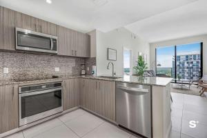 Modern 1BR in Downtown Doral - Free Parking and Wellness Amenities