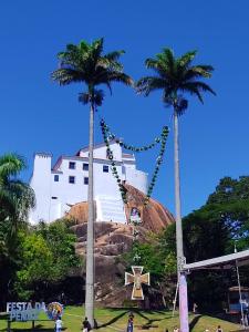 Apt com 2q e Varanda Frente Mar