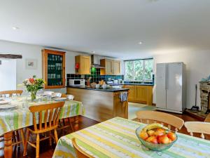 4 Bed in Looe 47668