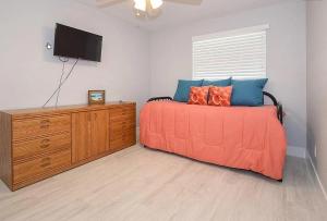 Coastal Charm - Just a Short Walk to the Beach!