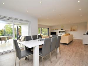 4 Bed in Oswestry 75175