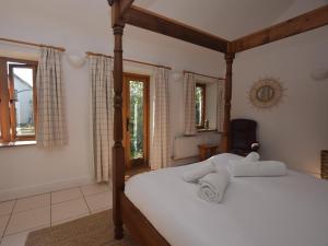 7 Bed in Aberdovey DY034