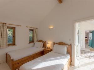 7 Bed in Aberdovey DY034