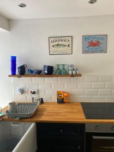 Toms Harbour Light cosy cottage