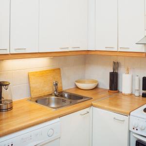 Relax Explore, Sauna, Metro Malls 3 Mins Away