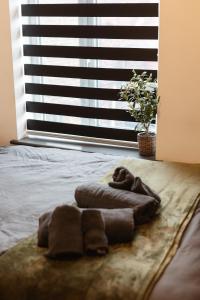 2 Bed 2 Bath Home, Garden, Parking, Sleeps 6, Fast Wifi, Smart TV