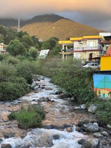 The Hostel Stories, Bir - Landing Site