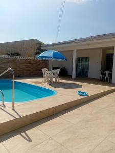 Casa em Guaratuba com piscina