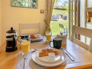 1 bed property in Gower 77980