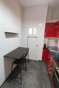 Panormou Urban Getaway Next to Metro Fast Wi-Fi