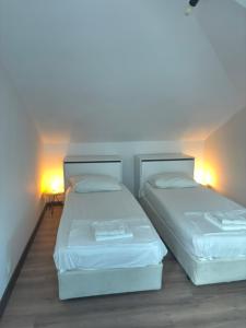 White House Apartments - Studio Lux