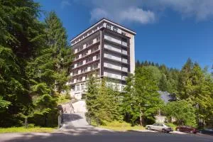 Ośrodek Sanatoryjno-Wczasowy Hajduczek - تيلسز