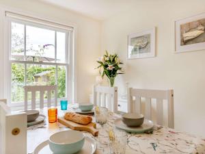 2 Bed in Horsted Keynes 60405