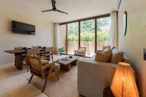 Stylish 2BR Jungle Retreat with Plunge Pool & Rooftop