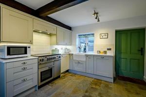 Warborough House East