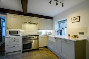 Warborough House East