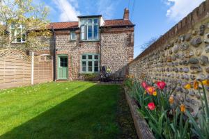 Warborough House East