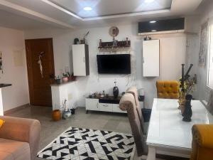 Beachfront stay free Netflix & premium coffee -