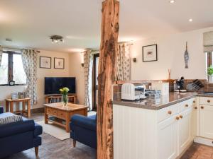 2 Bed in Widemouth Bay WOOWW