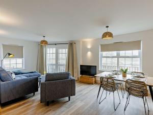 2 Bed in Croyde 87750