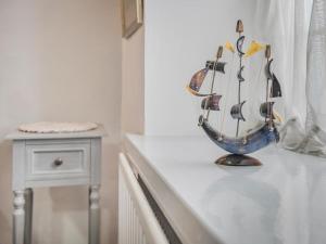 3 Bed in Baycliff SZ130