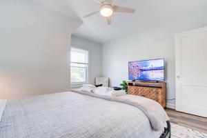 FREE Parking Walk to METRO Arlington 2 BR House