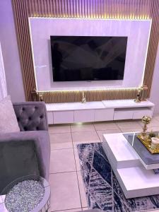 MOJ INVESTMENT 2 BEDROOM Apartment