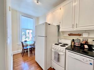 RARE 3 BDR HEART of Old Town Walk to King St