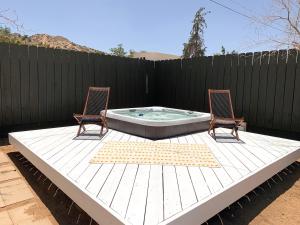 Joshua Tree - Under the Stars-Pool, Spa & Fire pit
