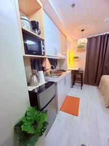 Balcony Studio 28 in Ayala Cebu Business Park with fast wifi