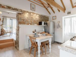 1 Bed in Widemouth Bay 81124