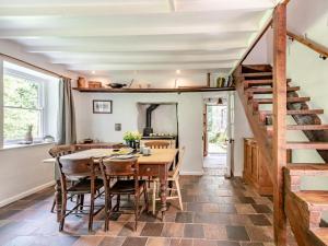 3 Bed in Aberaeron 55308