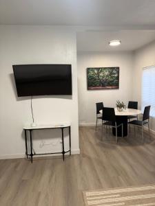 Venice studio apartment Koreatown