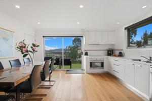 Large house close to the city tranquil setting