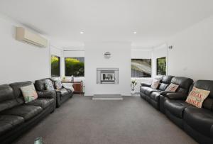 Large house close to the city tranquil setting