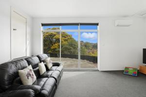 Large house close to the city tranquil setting