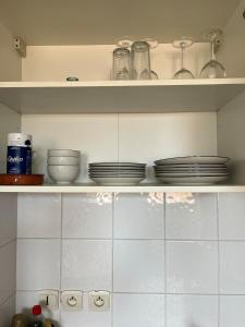 F2 moderne, proche gare, terrasse et parking prive