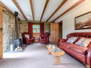 2 bed in Newport Pembrokeshire 78803